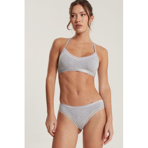 Top de algodón con lycra y puntilla.